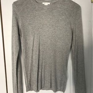H&M light heather grey ribbed long sleeve top. M.